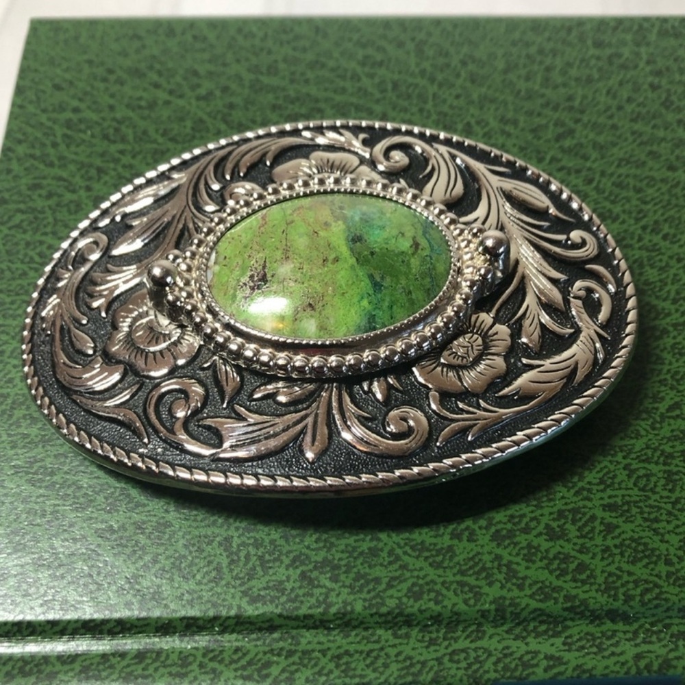 Western Belt Buckle ~ Vintage Silver-tone design w green Stone inlay